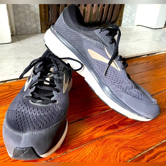 Brooks Other - Brooks Dyad 10 men’s running shoe